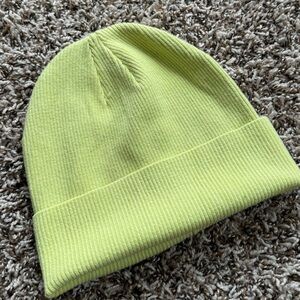 SOFT LIME GREEN BEANIE
